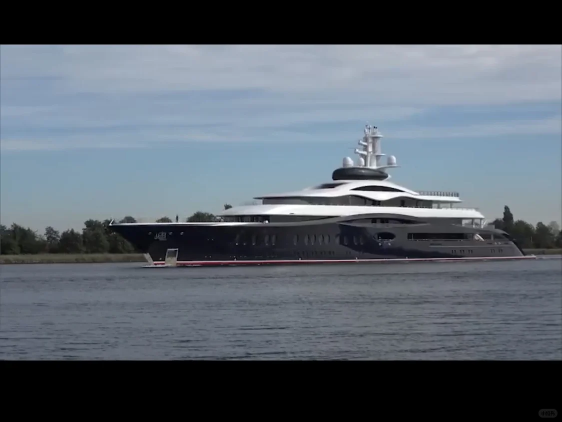 马克·扎克伯格是一艘价值 3 亿美元、长 387 英尺的超级游艇的新主...