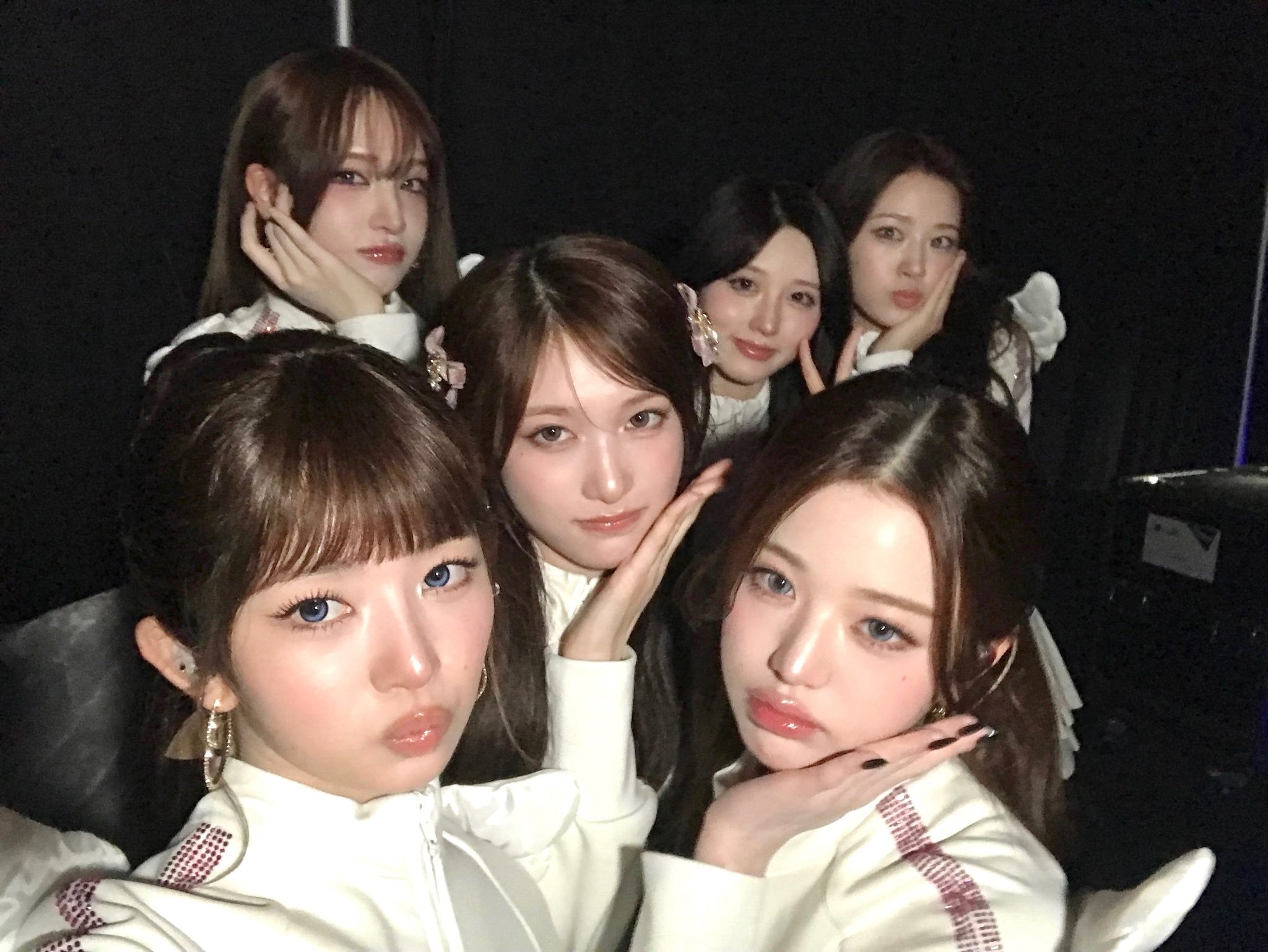 ↪︎ive临世美神 🔮 ive            ⊹ 𝑫𝑰𝑽𝑬 ?