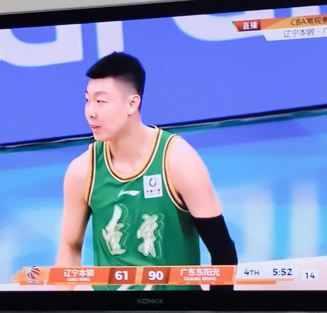 活的赛神仙，缘你没看穿
      一个26、7岁的少年，一年保底年薪二三十万，