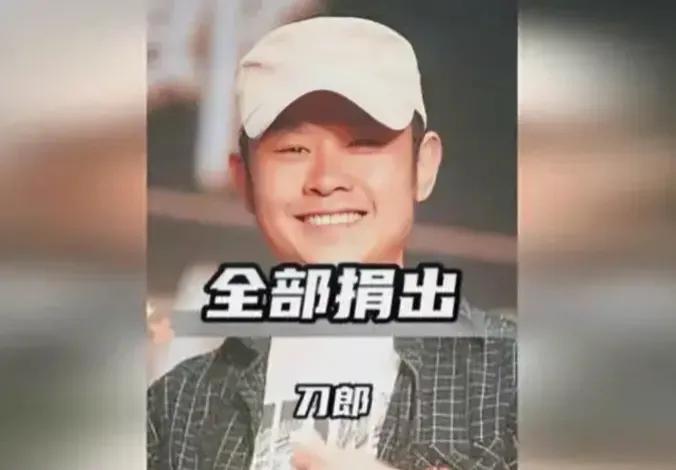 题：17
#华语乐坛的一股清流# 

刀郎，作为中国音乐界的独特存在，他的音乐人