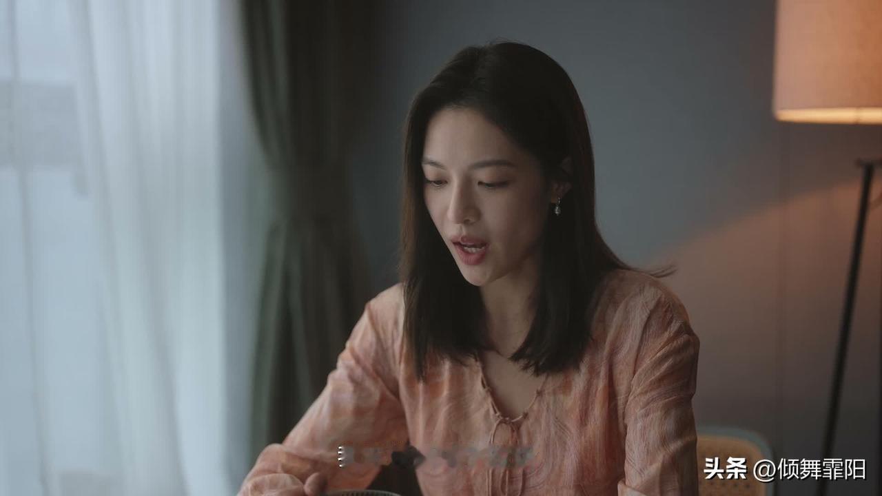 此时此刻：每个女孩子都该为程安心喝彩！~...

小邱求婚后，程安心和他摊牌：如
