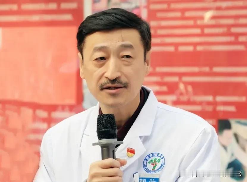 3.2亿现金。
 
是现金，不是数字，是能堆满一屋子，发霉了都花不完的钱。
你敢