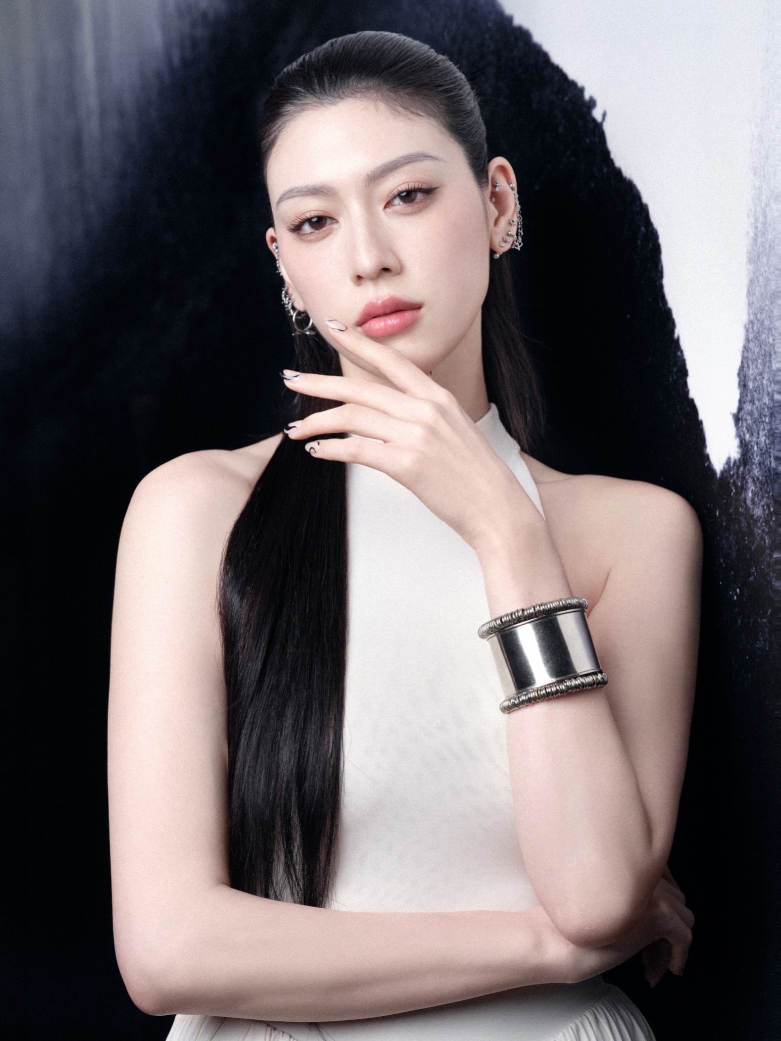 三吉彩花 近期活动look 