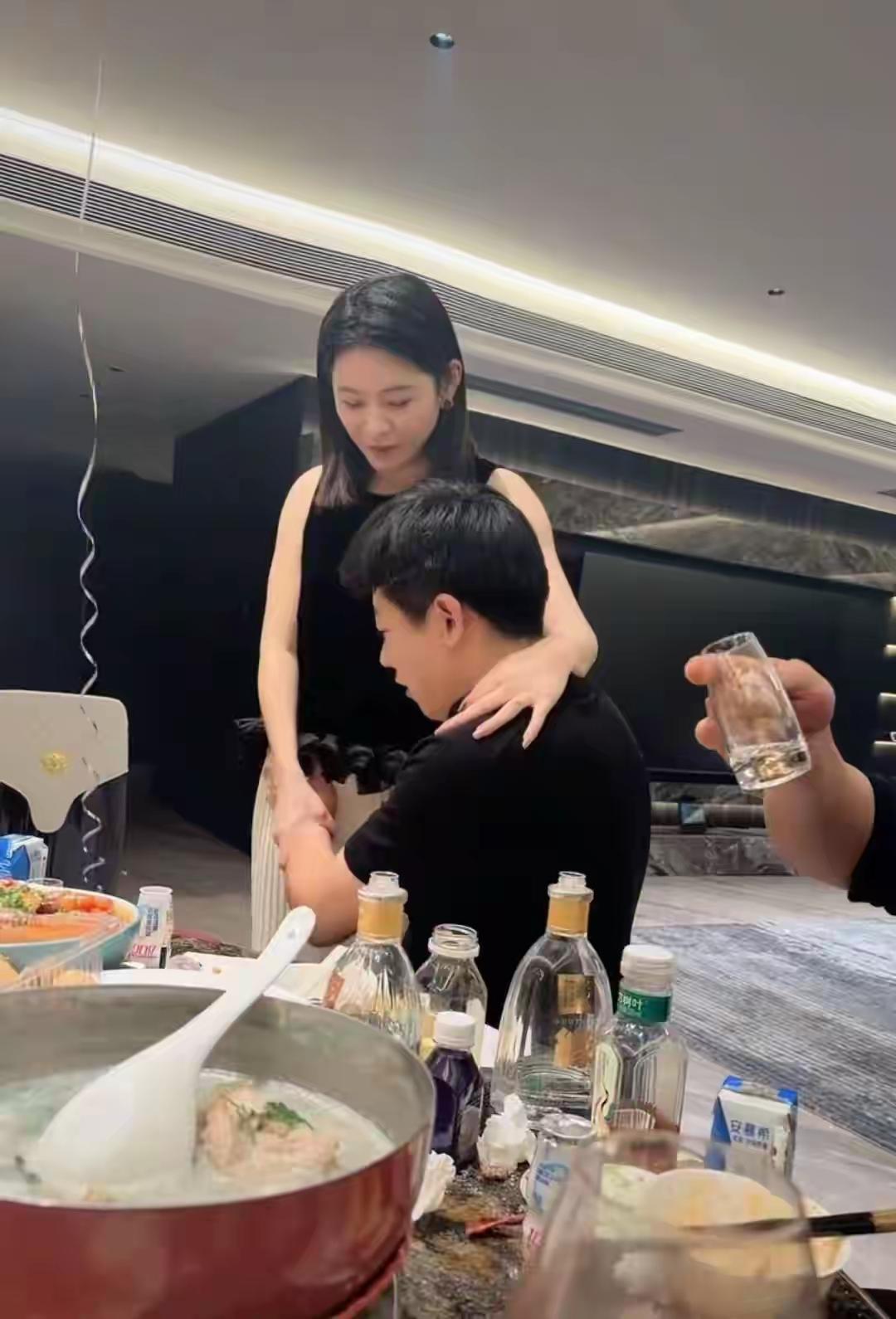 变味的同学聚会，病根大多在组织者
 
越来越多同学聚会彻底变了味，弄丢年少时纯粹