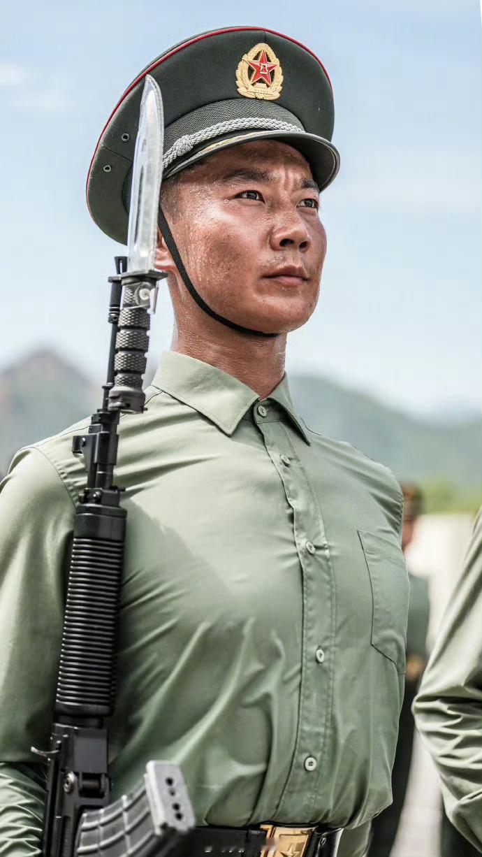 美国次贷危机爆发的本质，是投机房的价格到 2005年四季度时，涨不上去了，0担保
