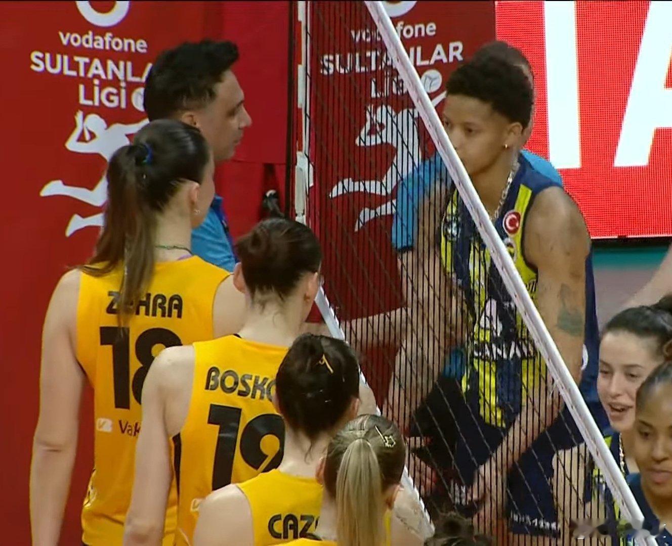 国际排坛动态瓦尔加斯小美和泽赫拉-居内什 