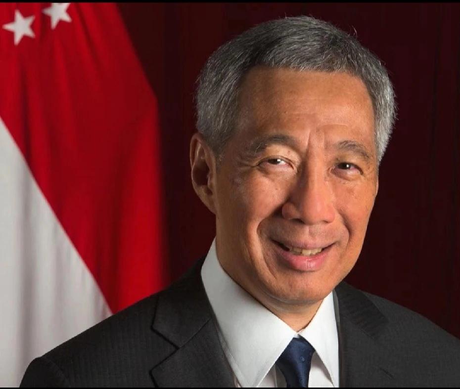 一个社会如果将溜须拍马视为情商，把利益输送视为协调能力，把打压有能力但“不合群的