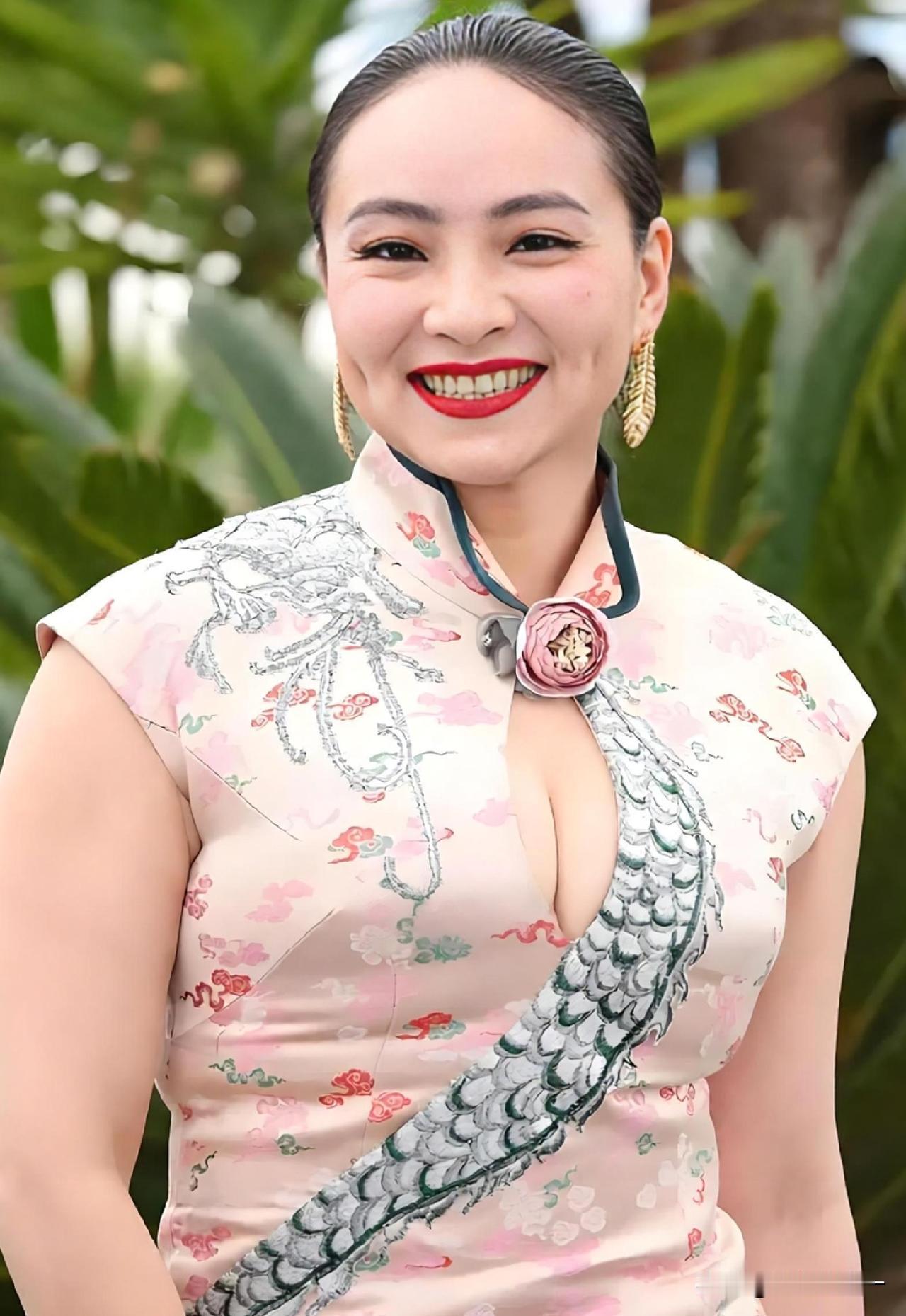 曾美慧孜，

什么叫大开大合收放自如，

就她在《悬案》旅馆案中的甘翠娣彻底把一