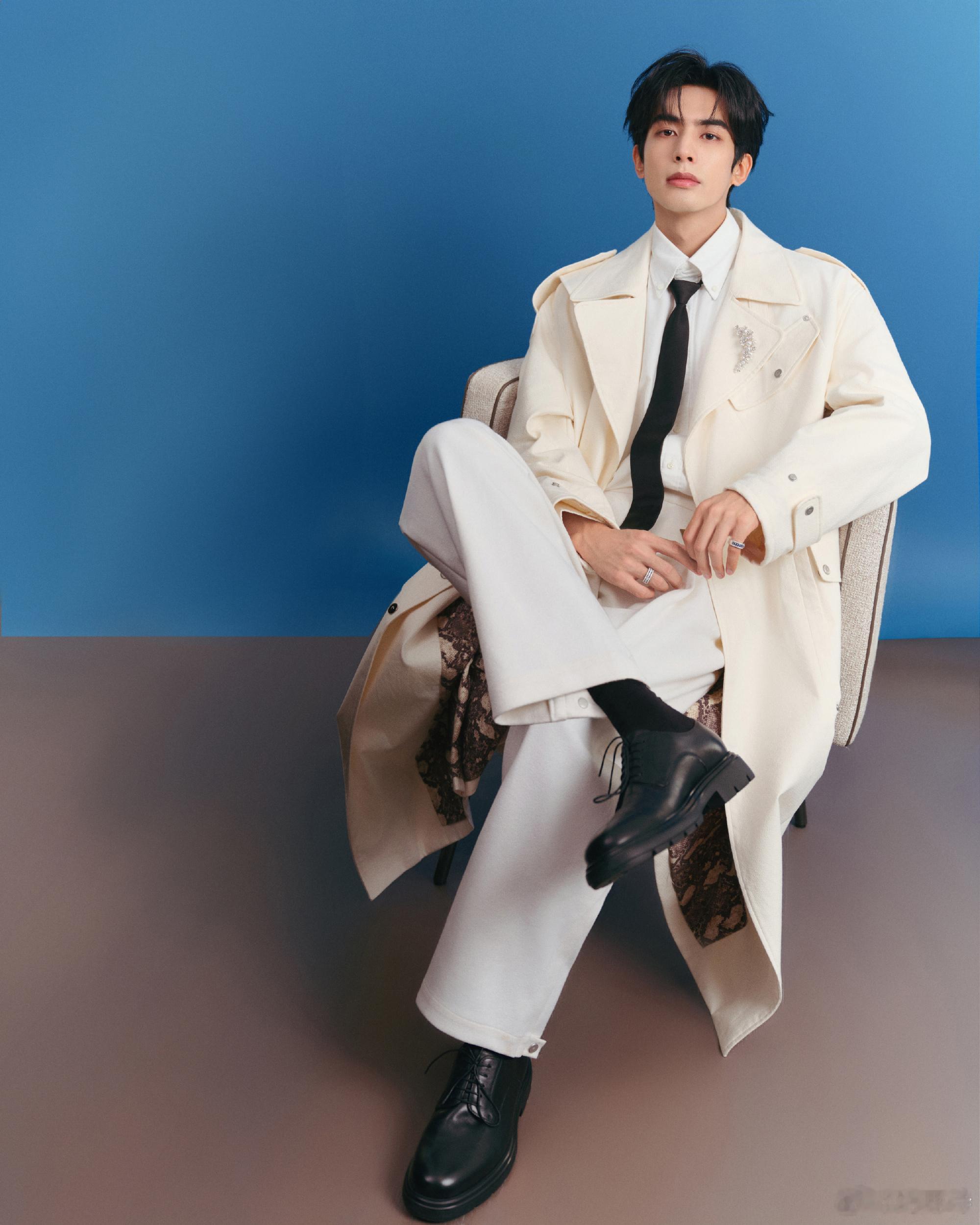 央视跨年官宣宋威龙 青年演员宋威龙太会了！用作品积累口碑，用善举传递正能量，央视