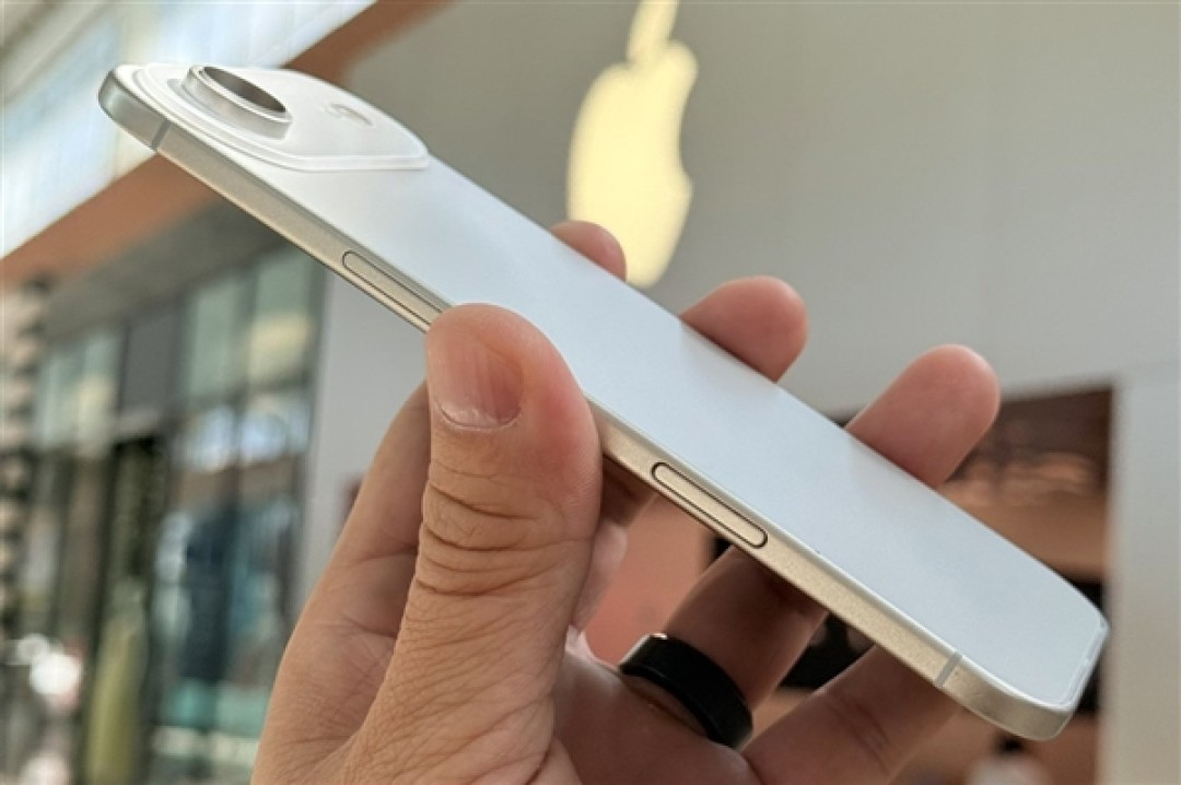 国行版iPhone或将迈入无卡时代划重点，现在国产手机的电池电量很多都要突破80