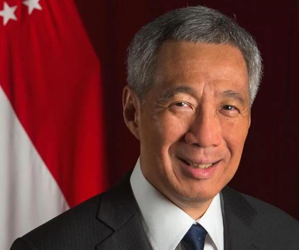 一名新加坡人在社交网站发文：“虽然我们有些人还说汉语，过春节。但是这样的人越来越