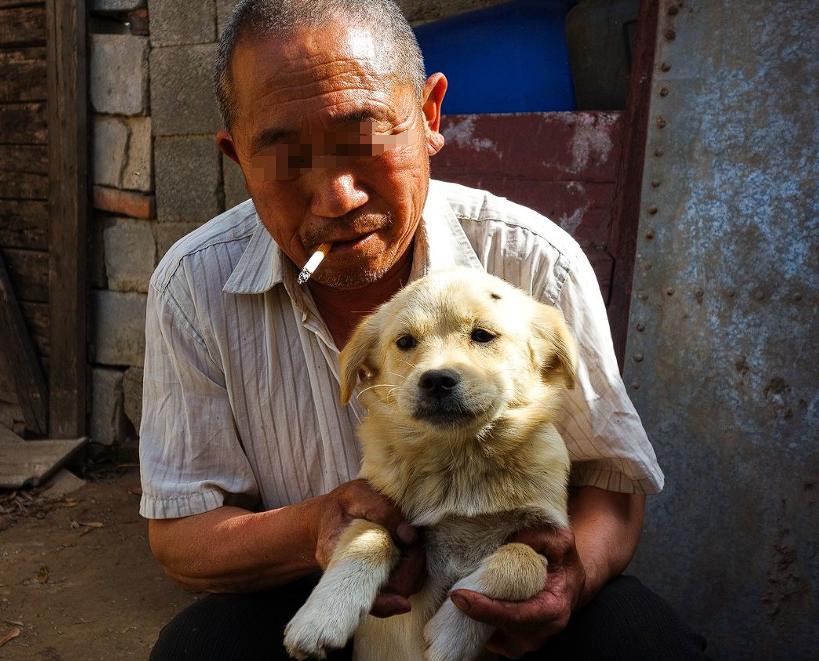 “这是真老赖”！上海，一大爷借住在朋友的房子里10余年，不交房租也不愿搬走，想要