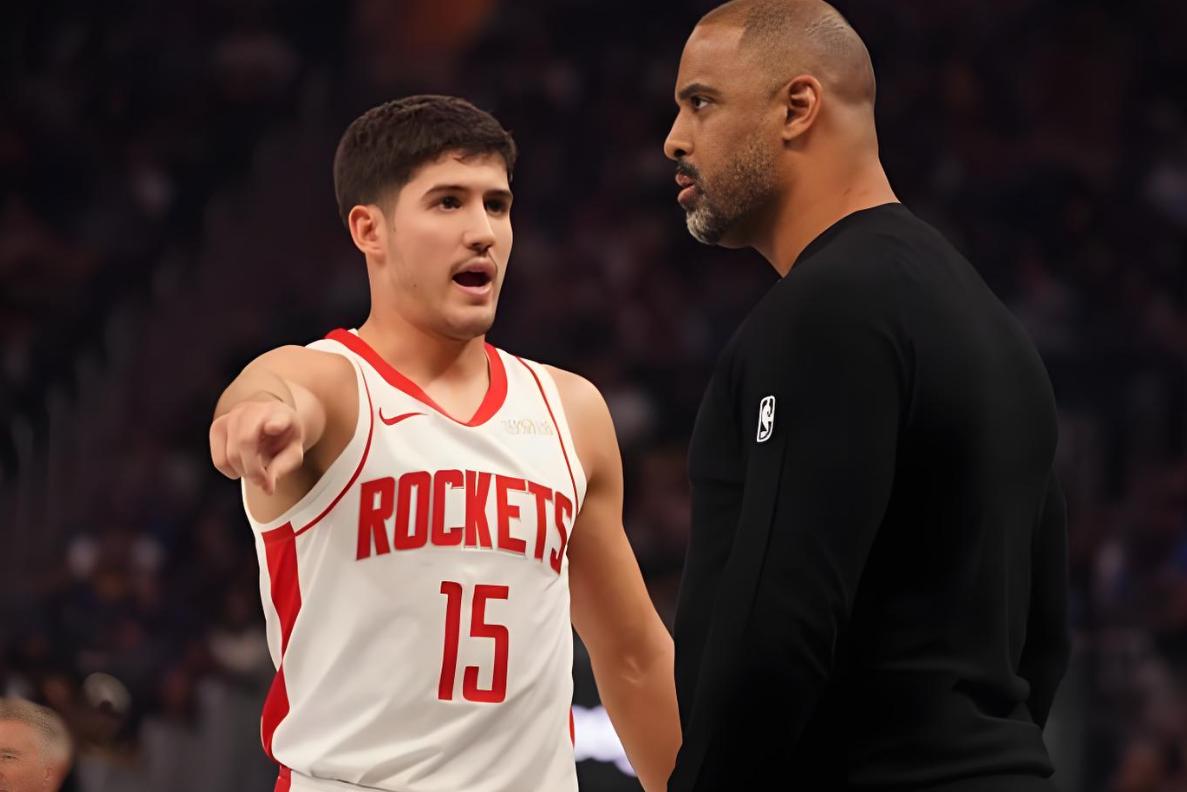 火箭队谢泼德可以退役了吧？来CBA都没有球队要吧？

谢泼德告诉你什么叫投也投不