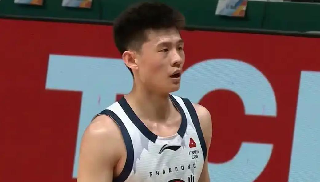 前两场被骂“水货”，这场他让所有人闭嘴了。
王岚嵚，27分。
15投10中，6篮