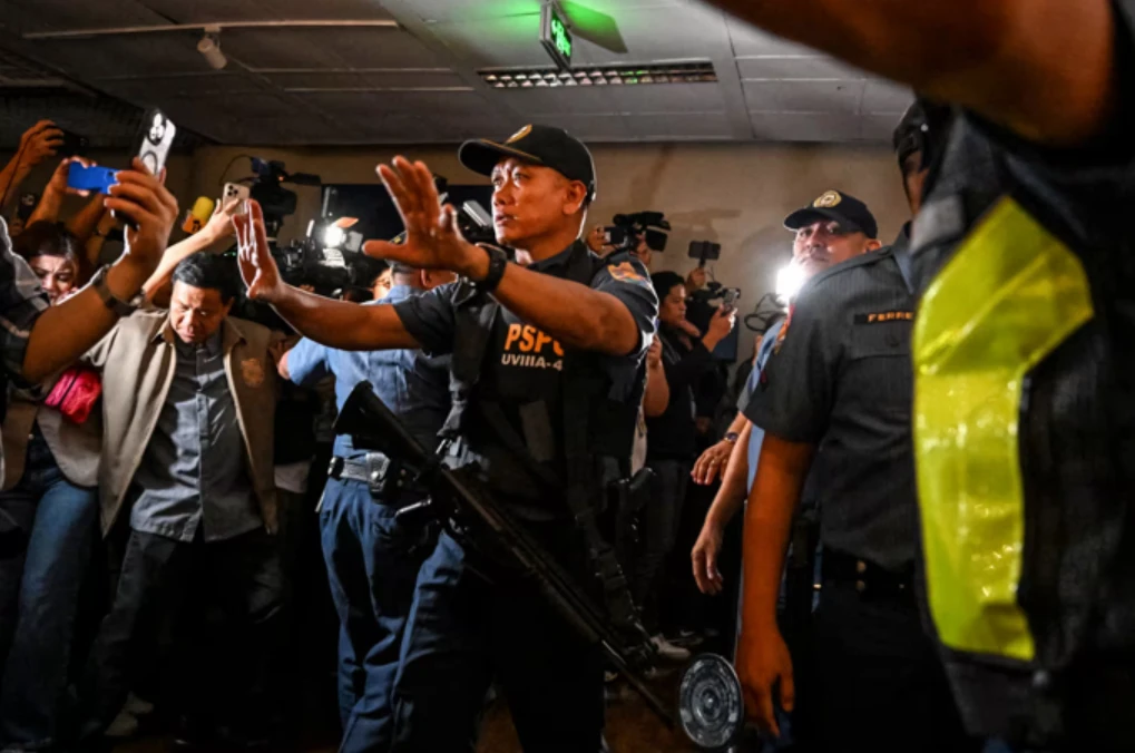 菲律宾参议院发生枪战，总统忙出面