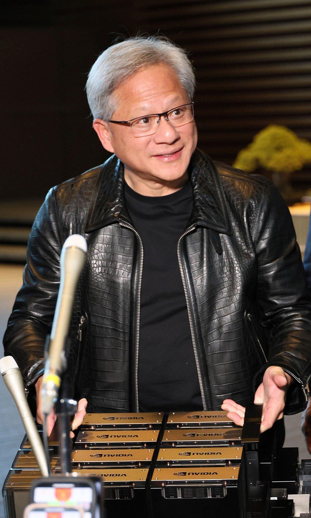 先让1000朵花盛开：黄仁勋“醉”后真言，揭开AI时代的“暴力美学”

凌晨一点