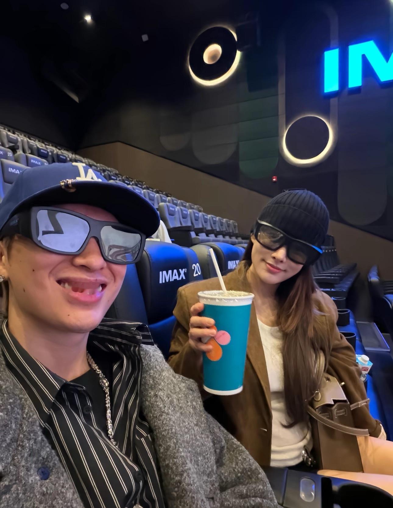 Asen和老婆一起过圣诞节🎄圣诞节