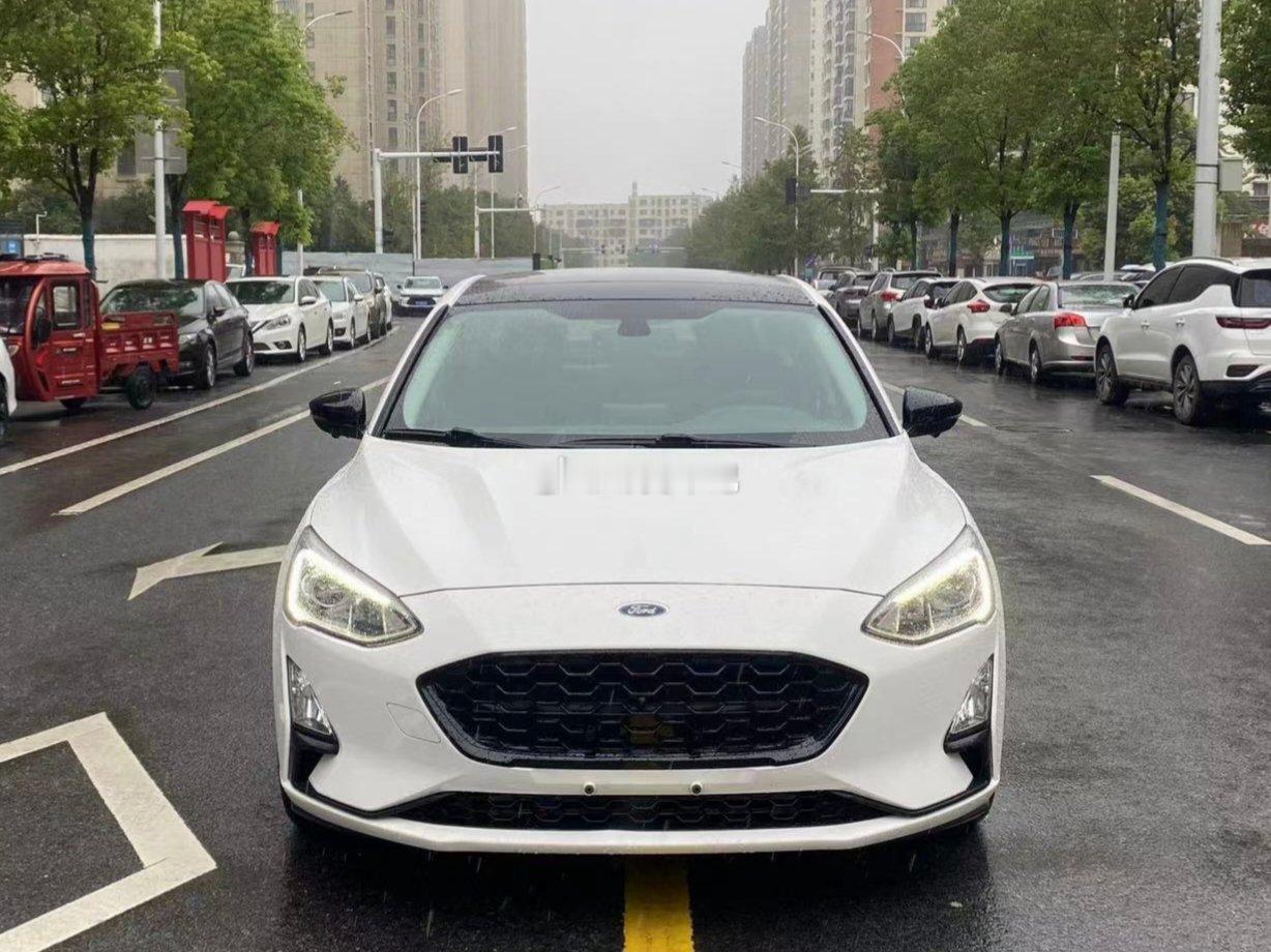 自营车已售北京虾壳车记 ​​2019年福特福克斯三厢1.5T自动锋潮，7.9万公
