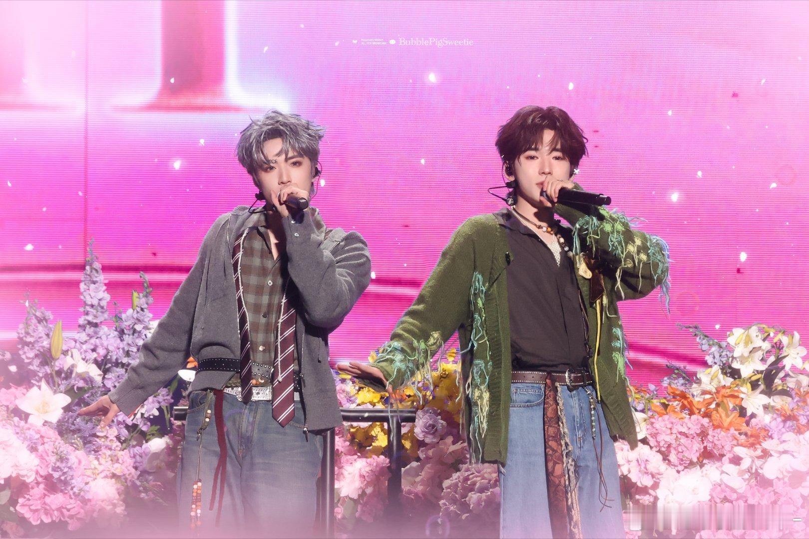 文轩 🐺🐟文轩世界第一初恋 “你爱我还是他~”“换首歌吧 ，求你了”烟花升停