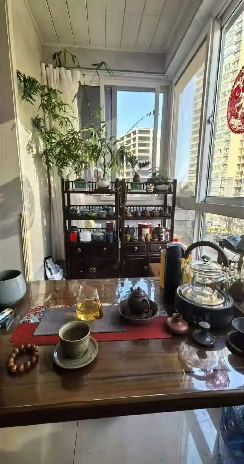 10平米是在家享受的最小单位 10平米的品茶区，茶具、茶叶、茶宠，泡一壶好茶，在