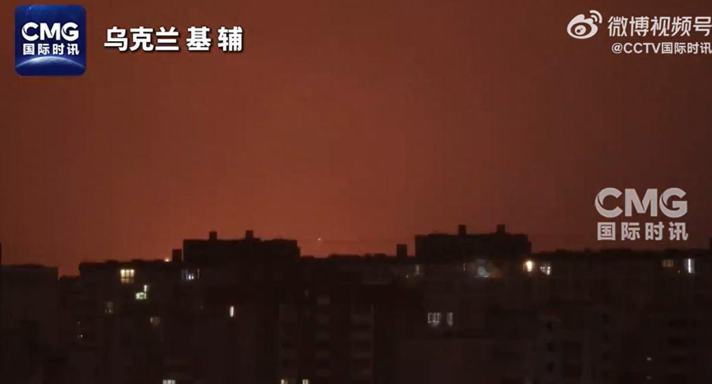 突发大新闻，俄乌冲突又炸出新高潮，今天乌克兰外长直接放话，声称俄罗斯敢用 “榛树