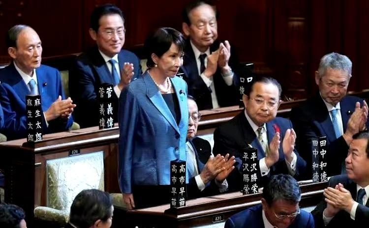 高市早苗在国会被问及是否撤回日前涉台言论时，她说，关于何种事态符合存亡危机事态，