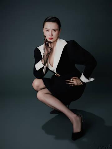宋佳穿了40年前的古董礼服 芳名三九以七十年代为起点讲述漫长岁月故事，宋佳选用一