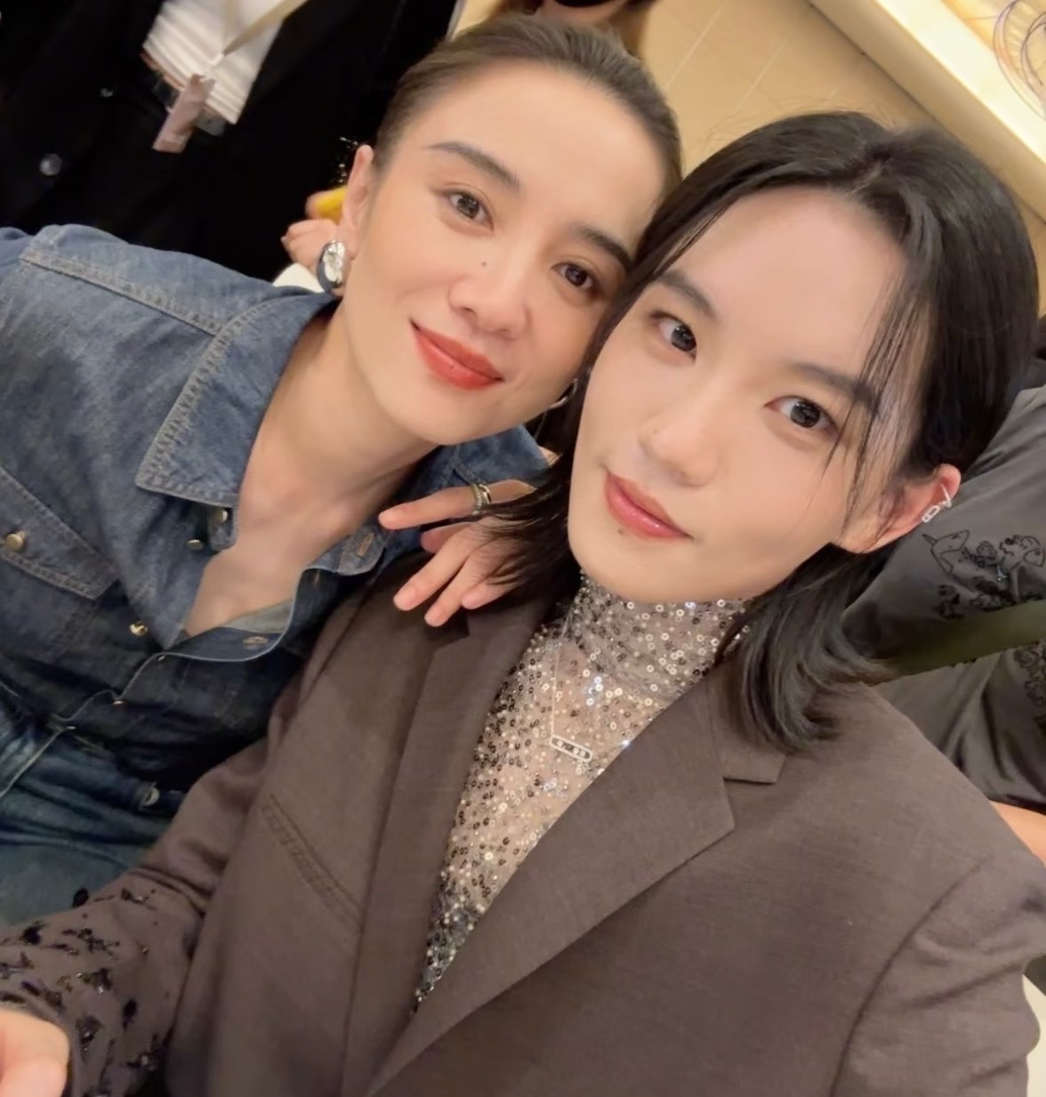 宋佳陆柯燃合照宋佳陆柯燃合照 🈶！两个妈咪同框了，美女的旁边还是美女～宋佳陆柯