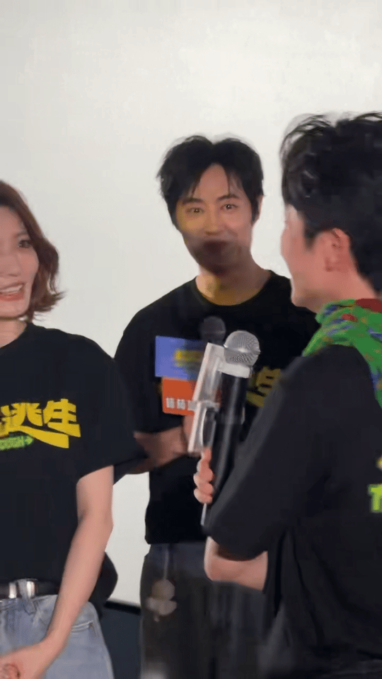 谁还没被张海宇的青岛大姨圈粉？造型接地气又有梗，极限逃生片段全程高能，欢乐值直接