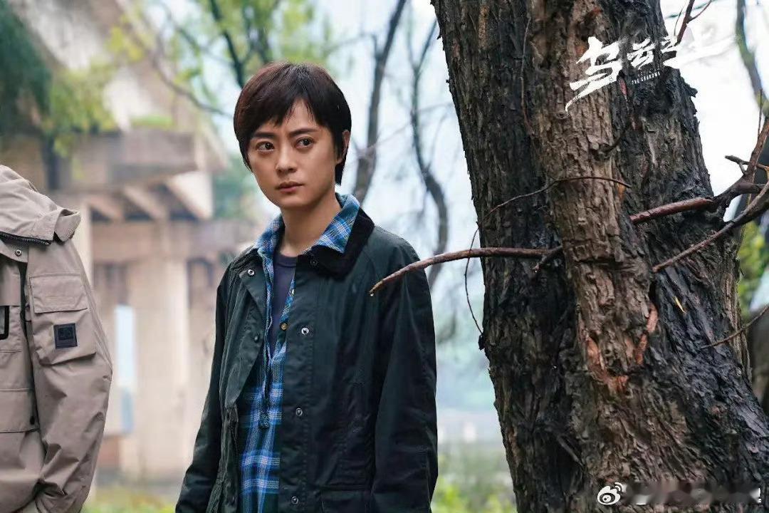 【42岁孙俪特别不喜欢少女感这个词】冷硬、老练、疲惫，却在不经意就有一线柔软，这