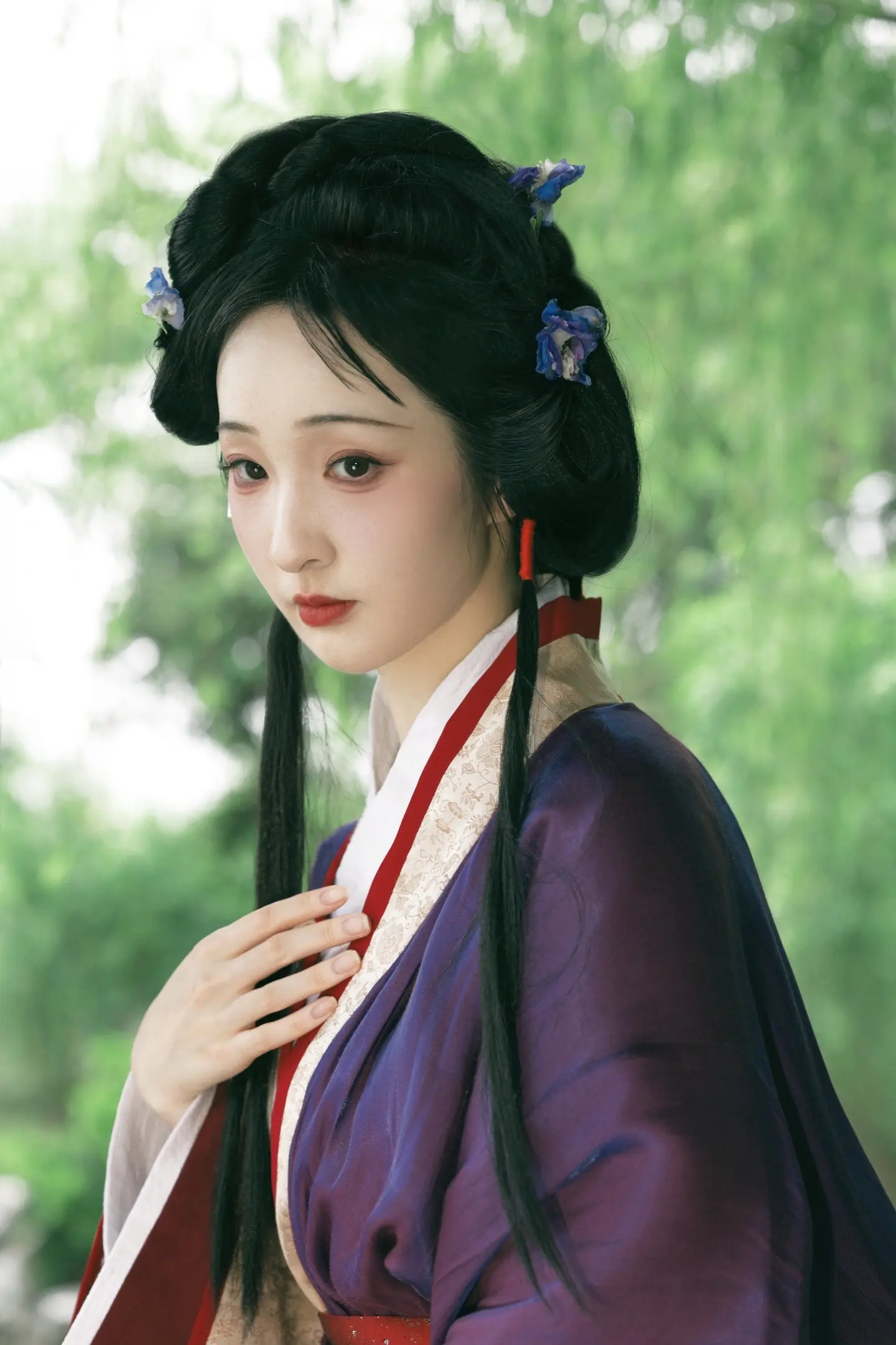 这位姐姐好似在哪里见过。出镜