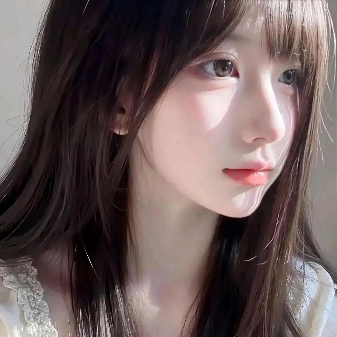 温柔甜美的少女，阳光下的侧脸，好梦幻！少女感笑容 少女感微笑女孩 少女的笑容 美