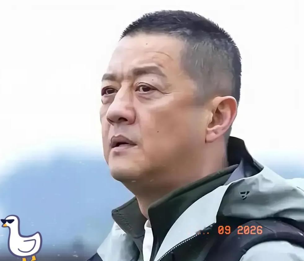 李亚鹏直播间哭着说债还完了！
靠的不是前妻，
是俩女儿几万几万凑的钱！

李嫣在