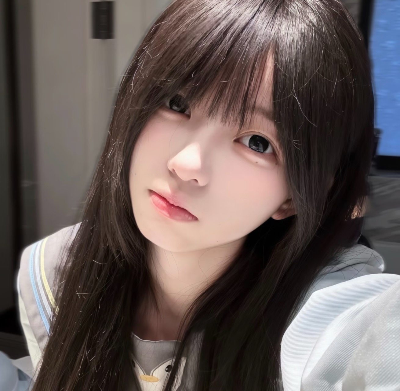 𝐖𝐞𝐂𝐡𝐚𝐭｜白色系简约自然感女生头像分享𝑆𝘩𝑎𝑟𝑒. ?
