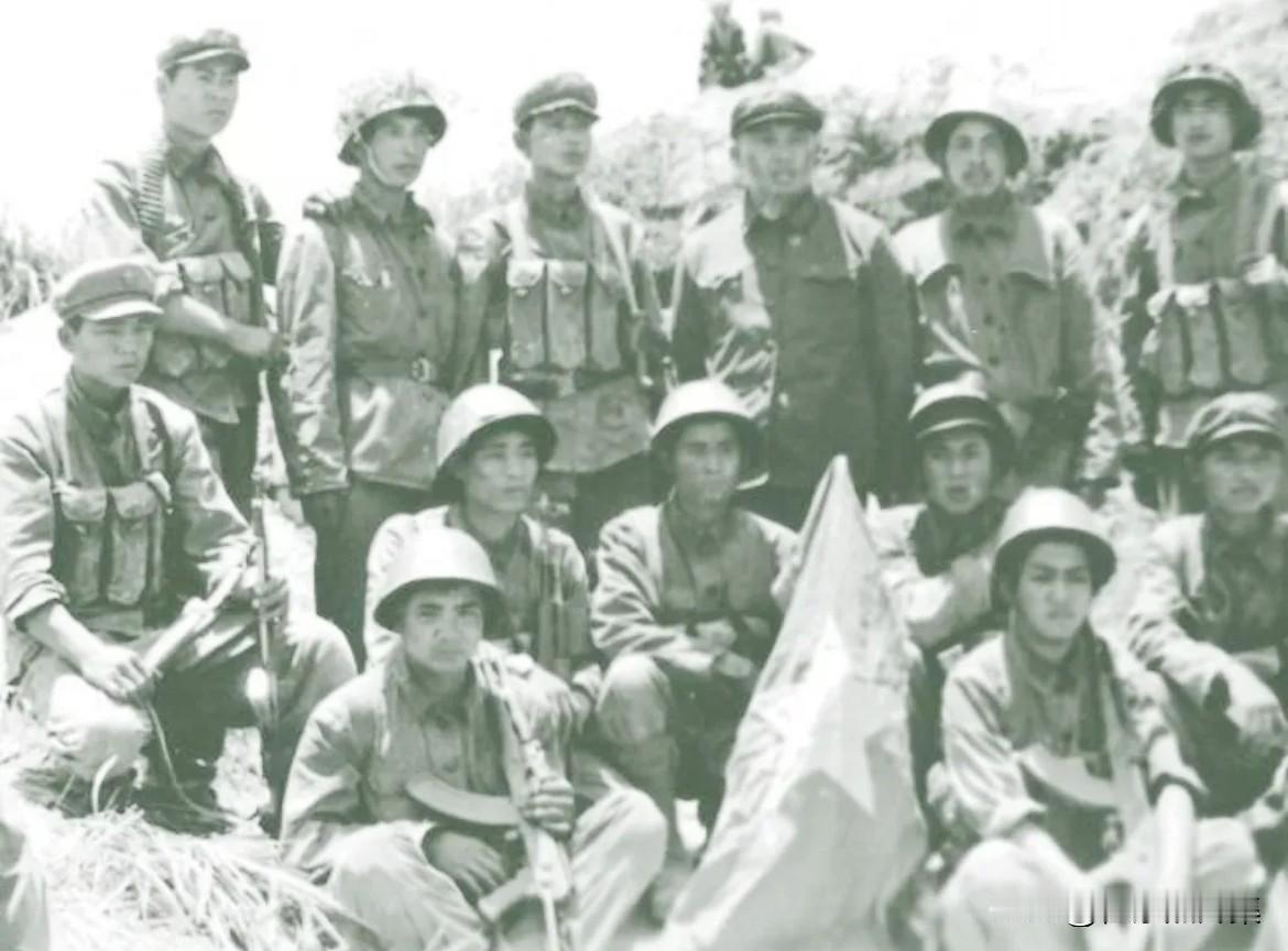 1984年4月，中越边境者阴山地区，越军长期侵占我领土。根据中央军委命令，昆明军