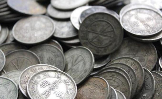 浅谈明朝的岁例银制

前言：《明史》说：“民之所用，甚于禄之所用。”“禄”指的是