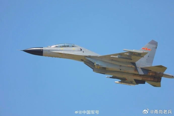 我是一个兵[超话] 【强军早报 】军事早知道1、近日，陆军第71集团军某旅在某野