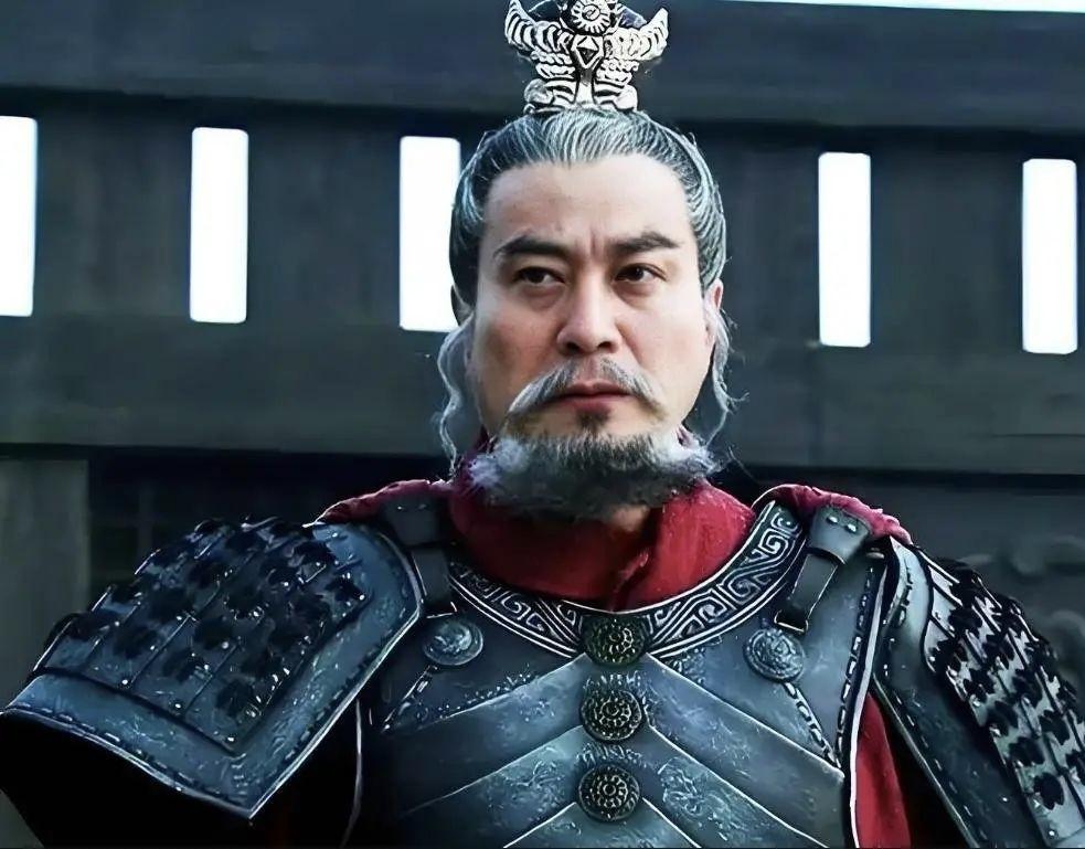 袁绍为什么要着急打曹操，只因为曹操在这三方面取得了巨大成功

大家都知道，官渡之