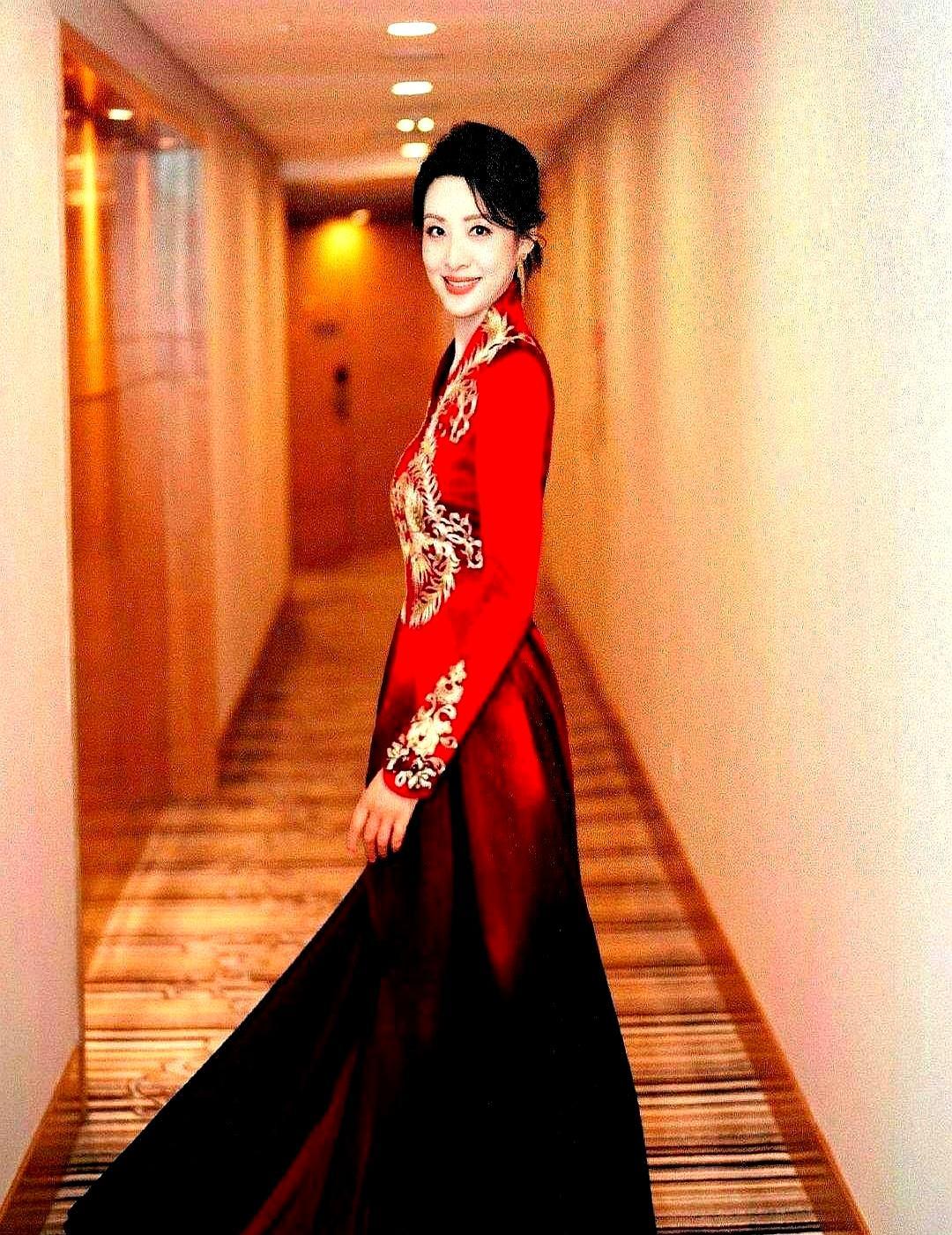 饭局上敢这样损你的，千万别翻脸。
 
郭麒麟指着央视名嘴周涛，当着所有人的面说，