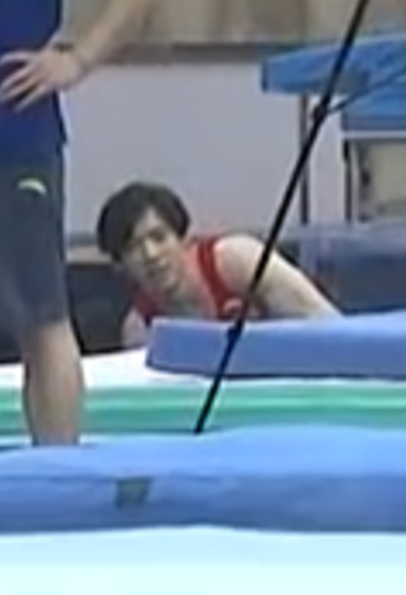 说点开心的。茶茶你在偷偷笑什么呢？