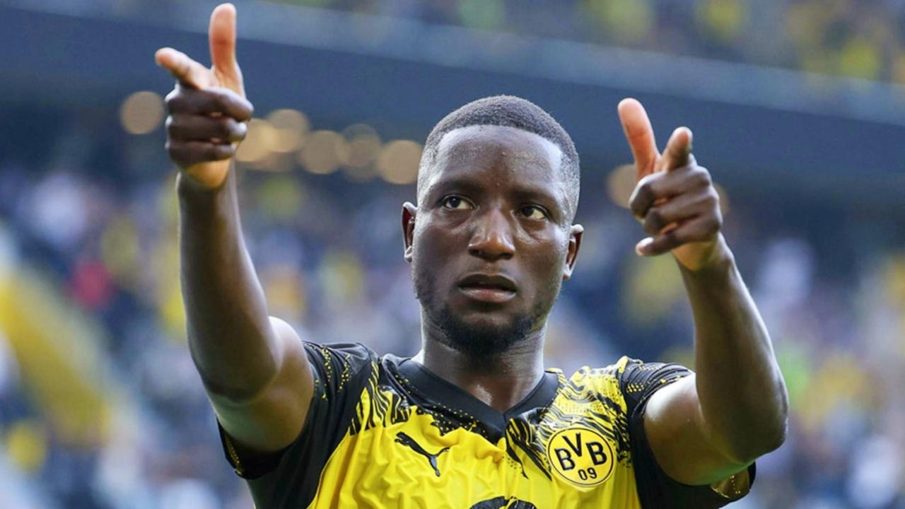 受齐尔克泽未来影响，曼联冬窗锋线引援陷入两难境地，曼联对于是否再添一名前锋感到纠