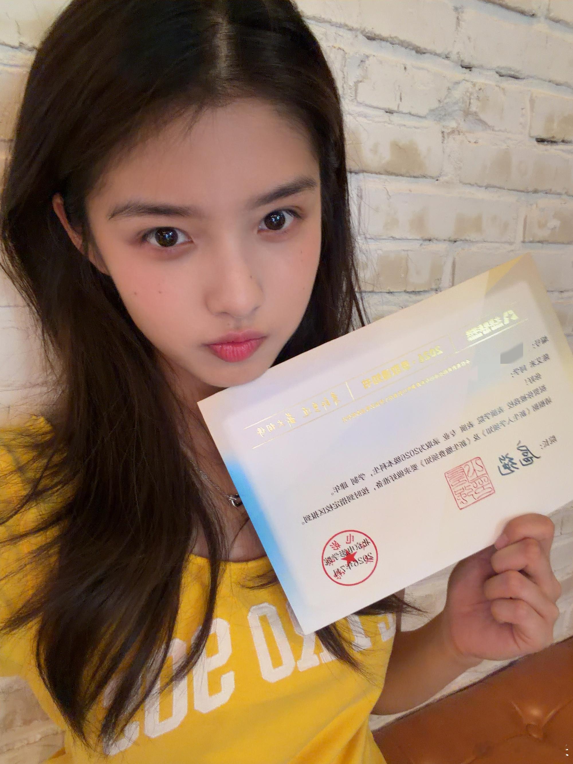 艾米 💚新生演员艾米 💚向全世界安利艾米"记忆是无花的蔷薇，永远不会败落" 