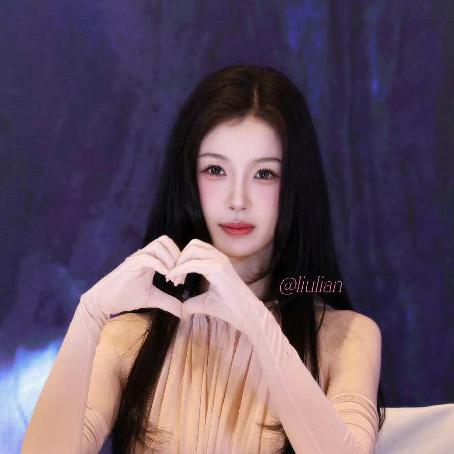 这居然是虞书欣生图，我的妈呀虞书欣签售会虞书欣香水