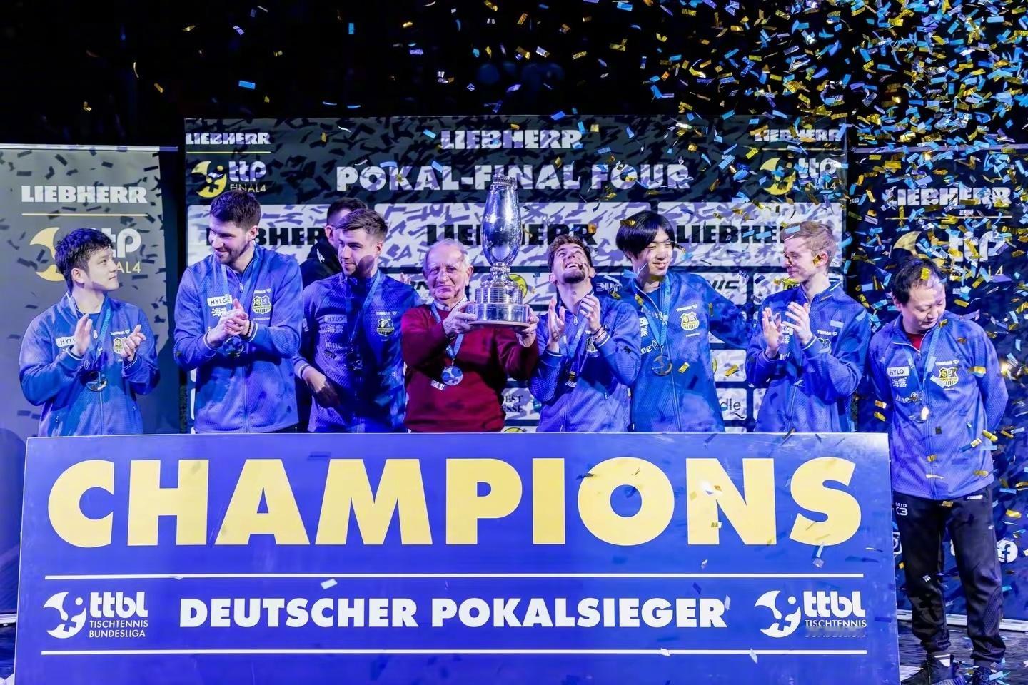 樊振东留洋生涯首冠  在无数德国人心中，樊振东完全是比肩费德勒、德约科维奇一样的