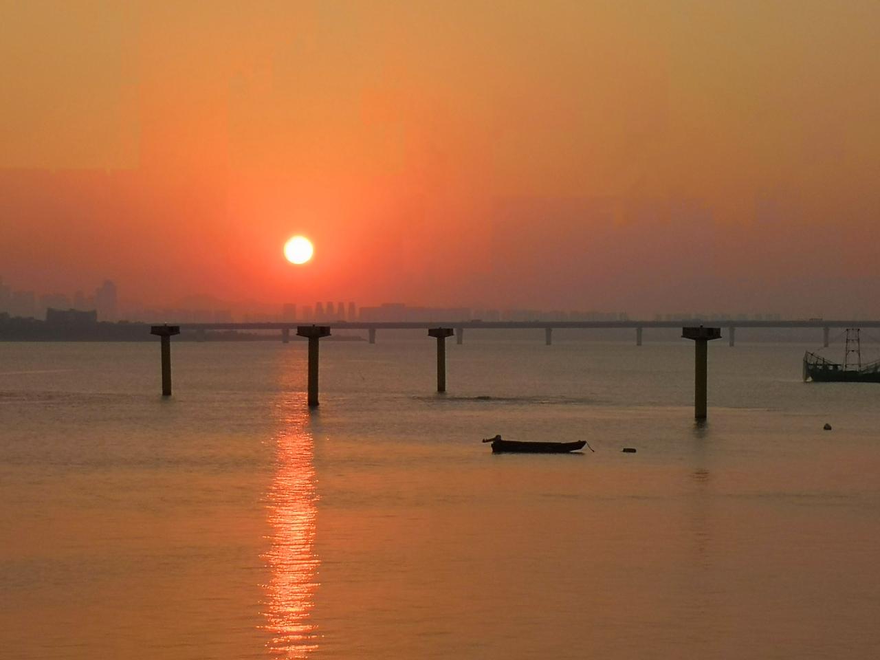 【热评】老人聊发少年狂真的可怕
老人打赏主播330万竟交不出15块电费

70岁