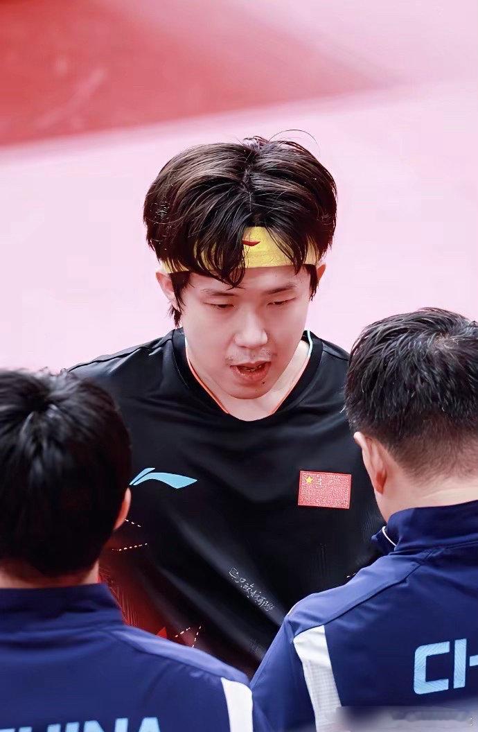 王楚钦能够打完这轮奥运周期就已经是个奇迹，就现在伤病状态和外部舆论压力，中途退役