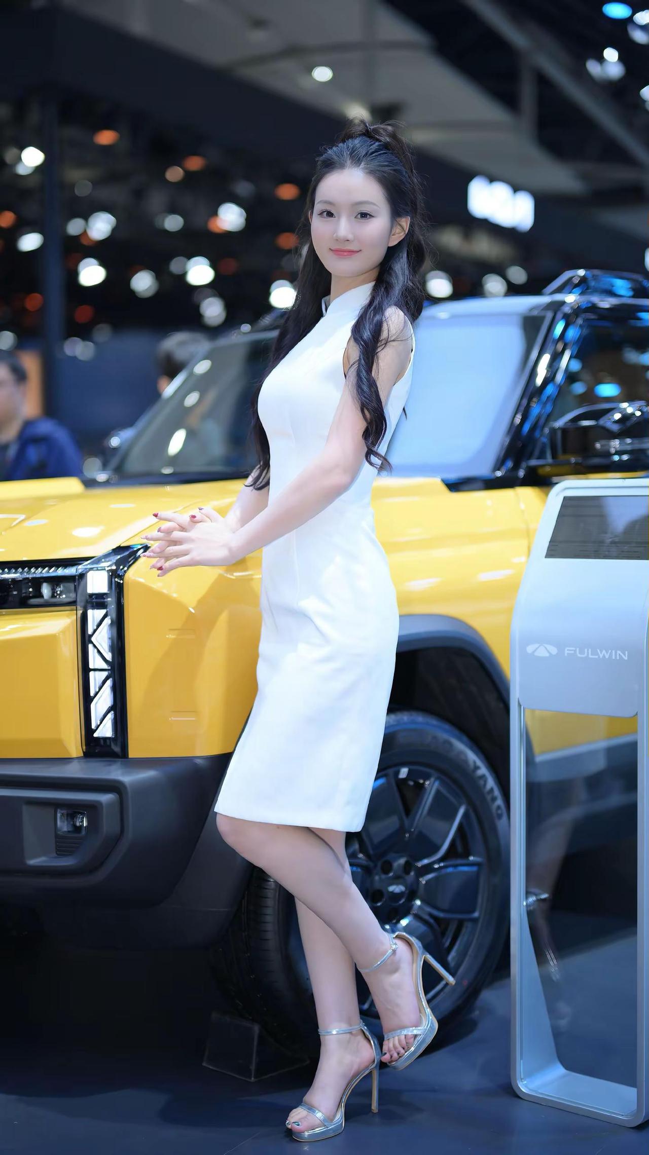 车模小姐姐。美女车模 2025广州车展 车模小姐姐 威摄影 @小野荔枝