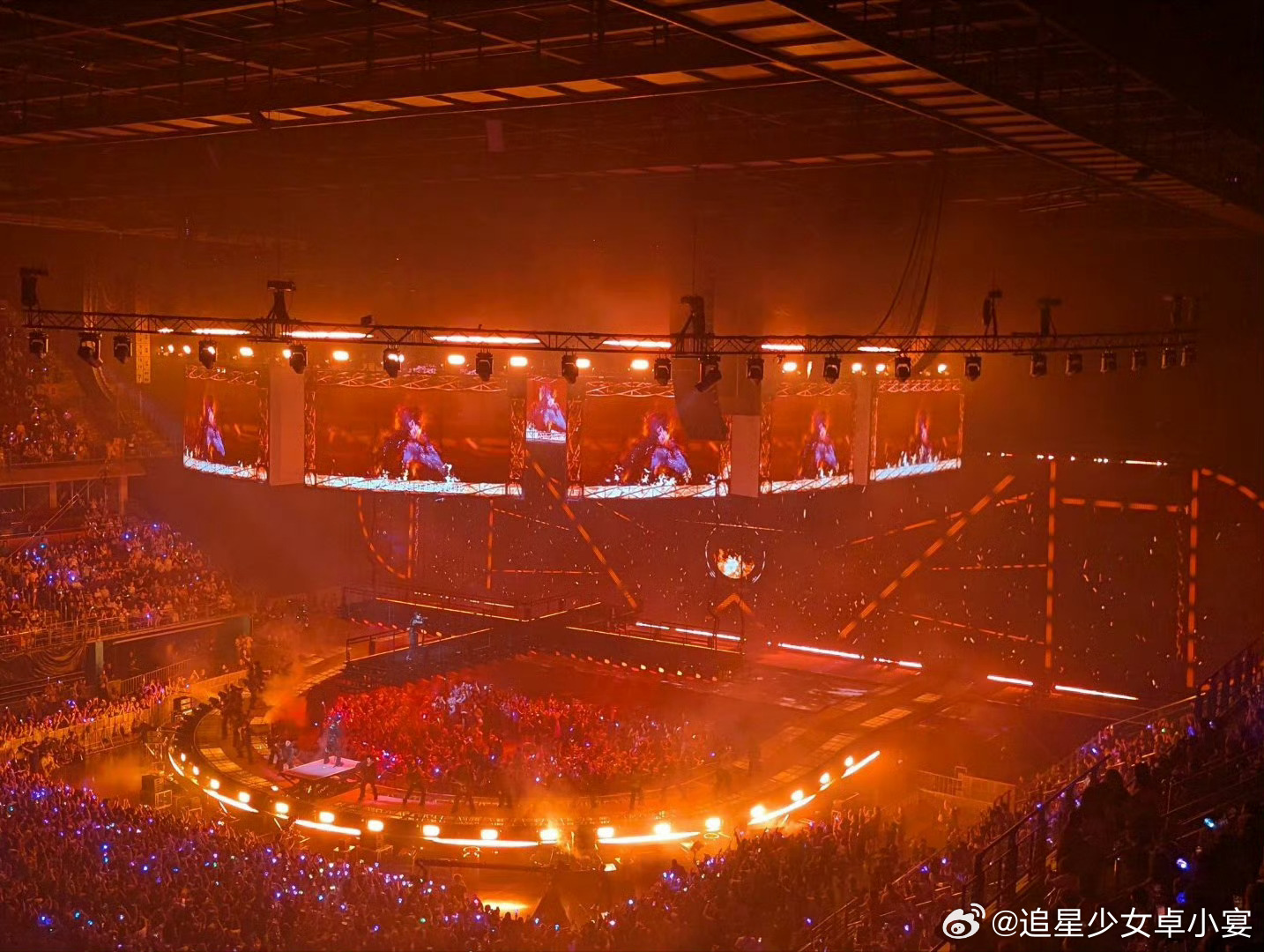 王鹤棣演唱会上座率属于是人满为患了！加上今晚的《大奉打更人》云包场都抢崩了牛牛牛