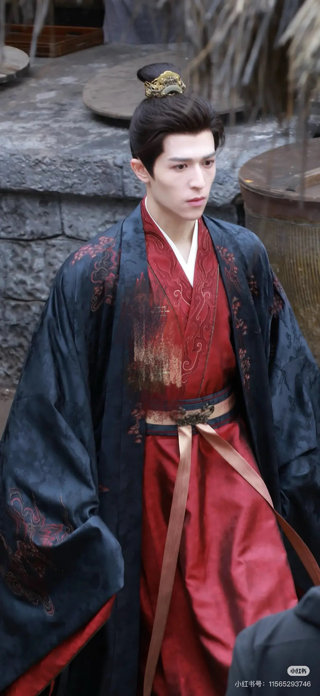 何不同舟渡男二能掀桌男主檀健次吗？90年身高174男一，03年身高182男二 