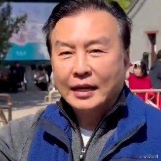 主持人张泽群否认被央视开除目前，央视官网主持人名单中仍可查到张泽群的信息，所属频